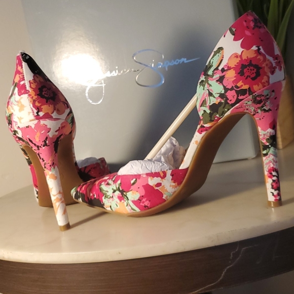 Jessica Simpson Pumps - Picture 3 of 4